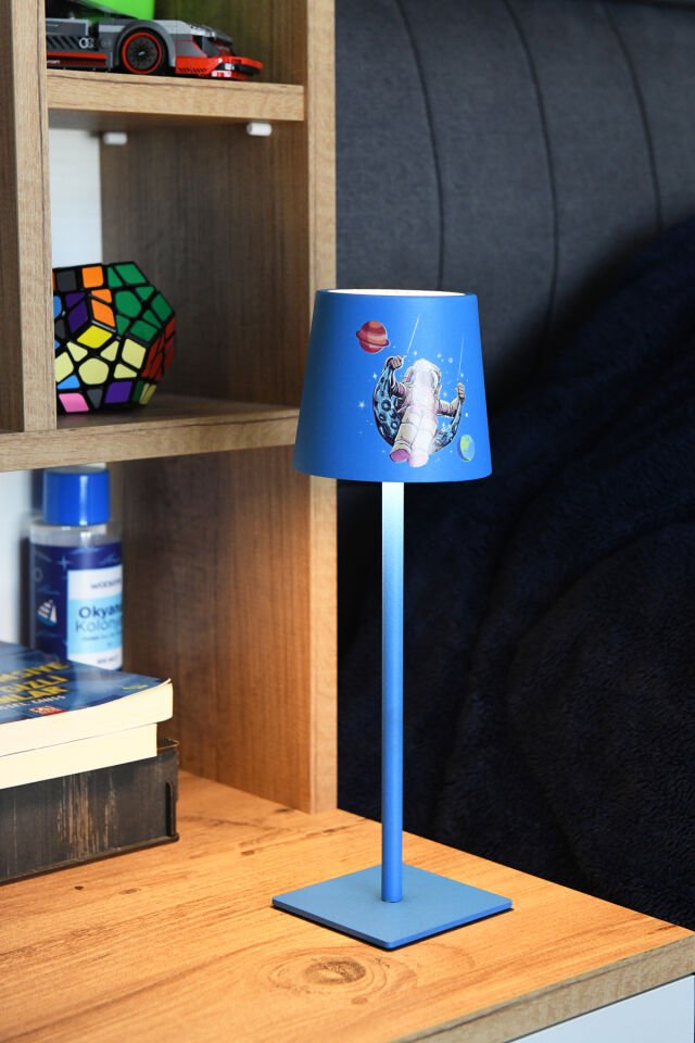 Şapkalı Şarjlı Dokunmatik Erkek Çocuk Odası Masa Lambası Abajur Gece Lambası 3 Işık Rengi Melda