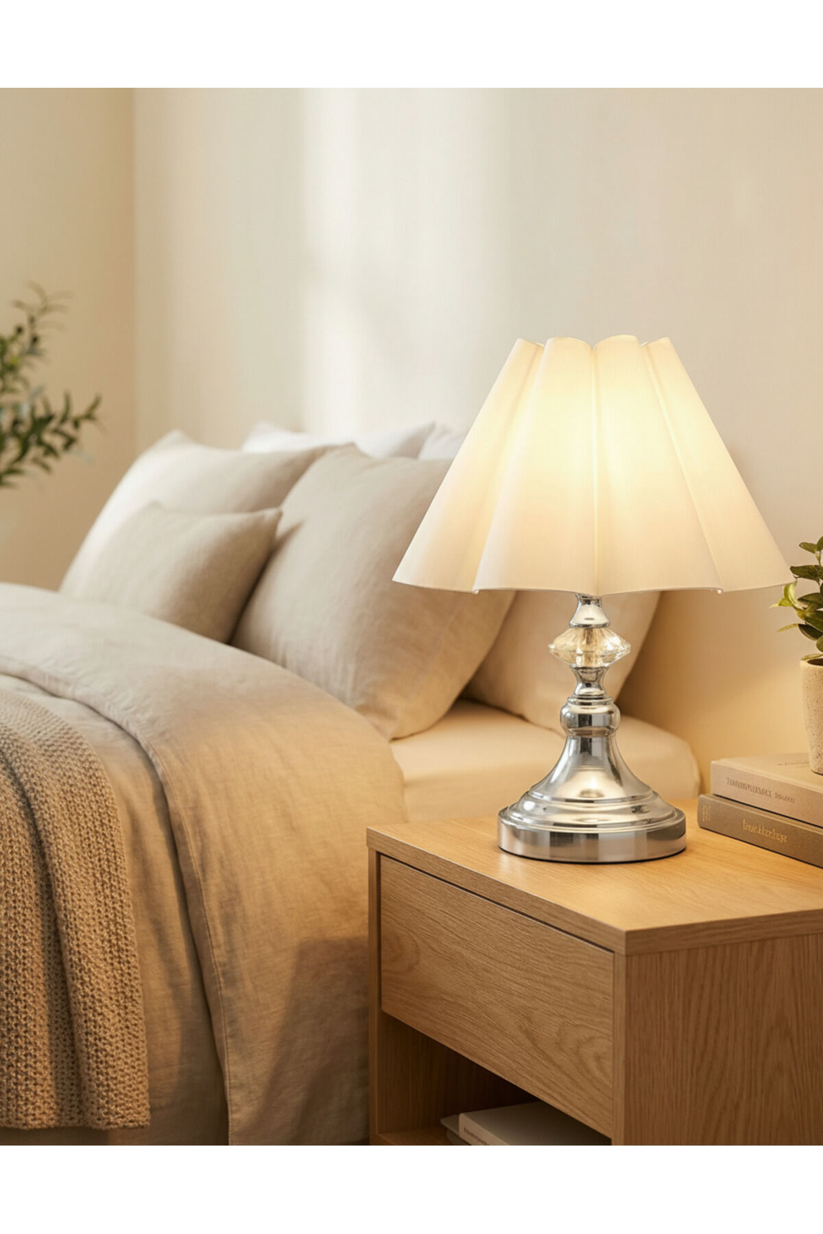 Lustoni Modern Gümüş Dekoratif Abajur Dalgalı Şapkalı Premium Masa Lambası