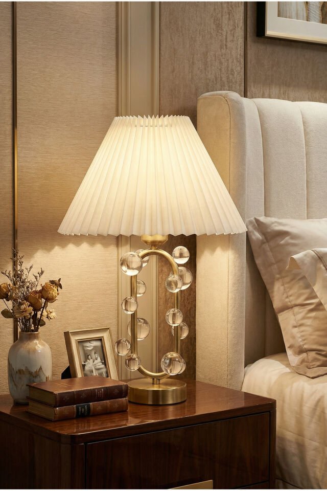 Mandes Modern Eskitme Dekoratif Abajur Kristal Aksesuarlı Şapkalı Premium Masa Lambası